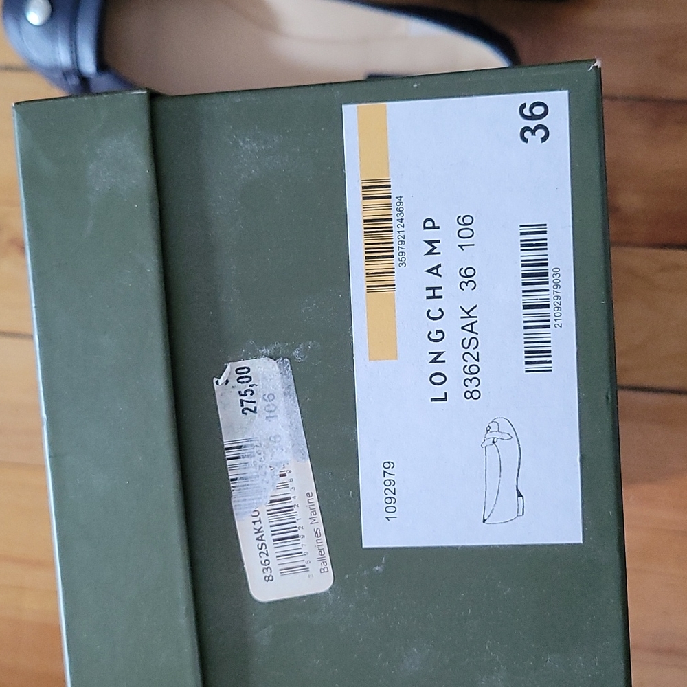 Longchamp navy leather ballet flats in size 36/6. - Picture 7 of 8